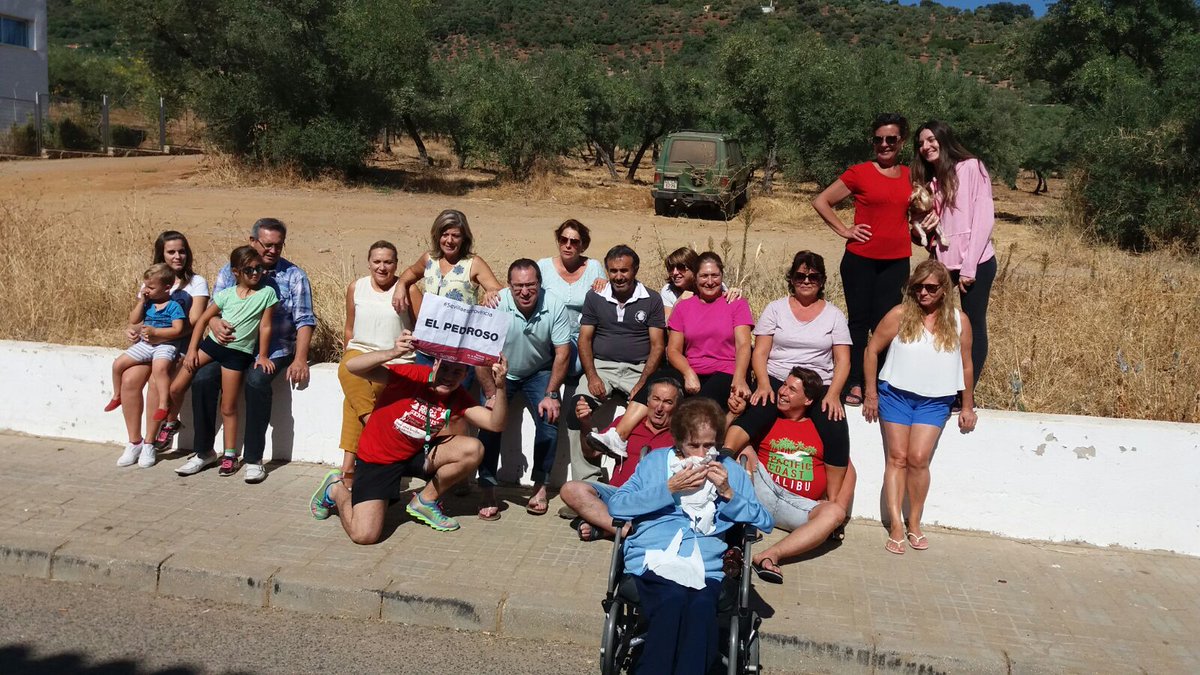 SinlyFriend's tweet photo. @Sevilla_Turismo #Sevillaesprovincia con los vecinos de la localidad y sus maravillosas vistas https://t.co/v40c76TJJk