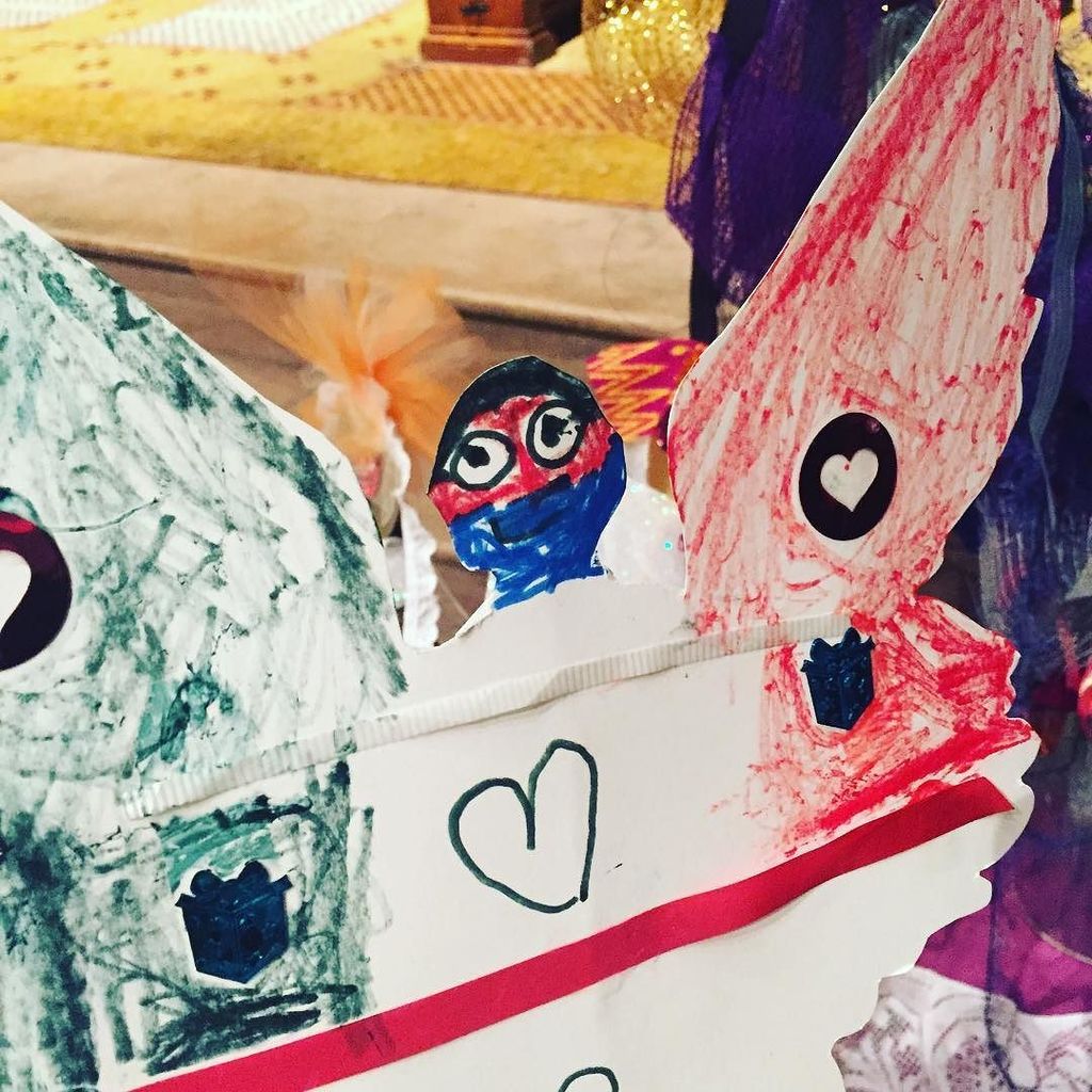kmoliver's tweet photo. This #angel looks suspiciously &amp; delightfully like a ninja turtle. @stmichaelsnyc #kidmin #churchcrafts https://t.co/97ROllWZct