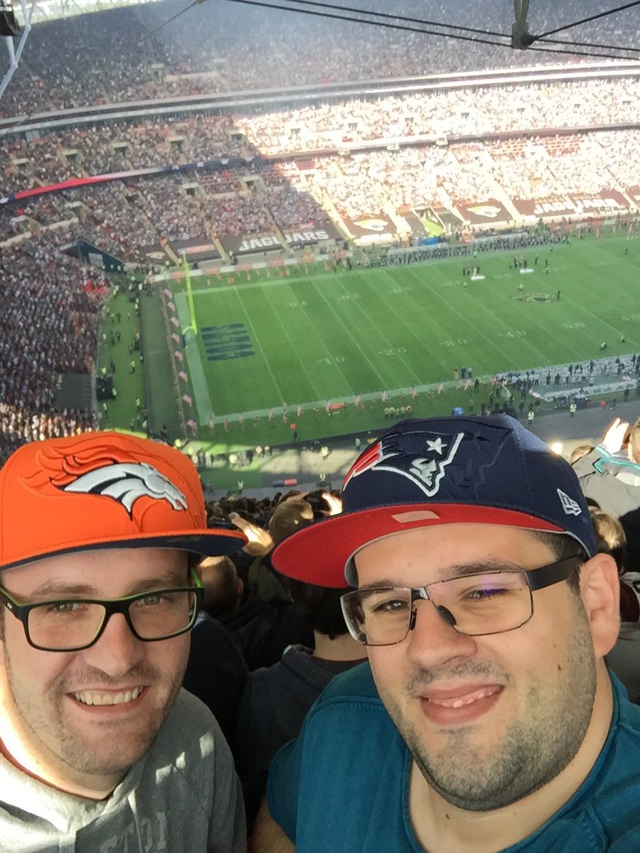 Pedders93's tweet photo. NFL live 
Heute im Stadion sorry ran NFL nächste Woche dann wieder im heimischen Wohnzimmer !

#ranNFLsuechtig #ran #icke #wembley #NFLUK https://t.co/mZqFpw4PQR