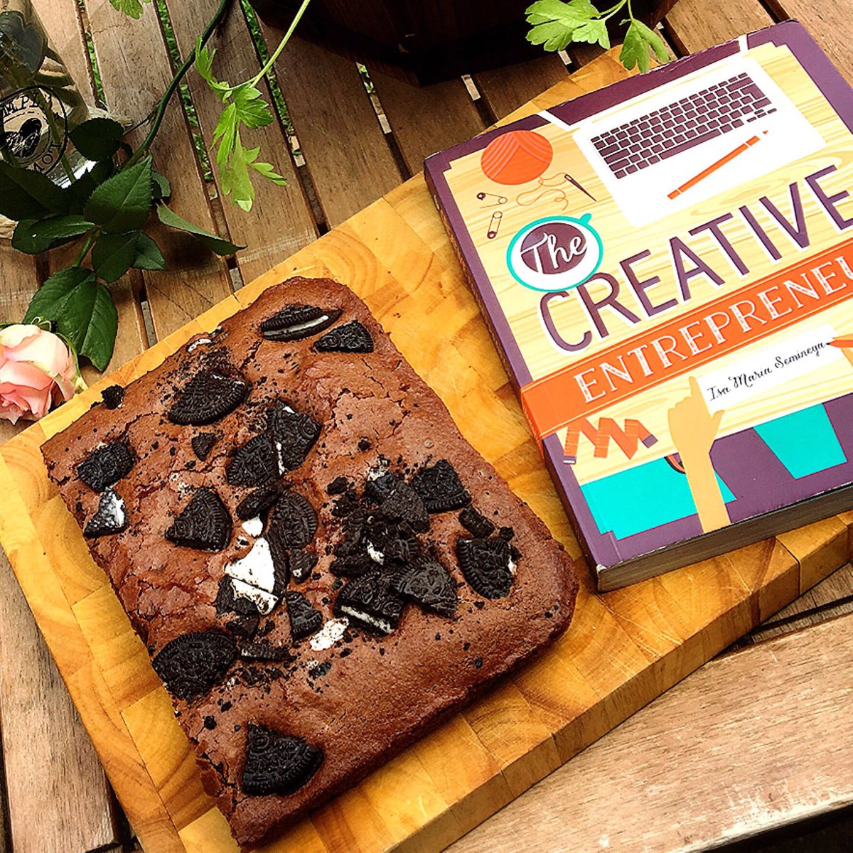 HairBySeaane's tweet photo. Baking &amp; Building 🌺📖✨☄ Amazing read for all you creatives👌🏽 #CreativeEntrepreneur #VeganLife ☮✌🏽️ https://t.co/3jpeQEntup