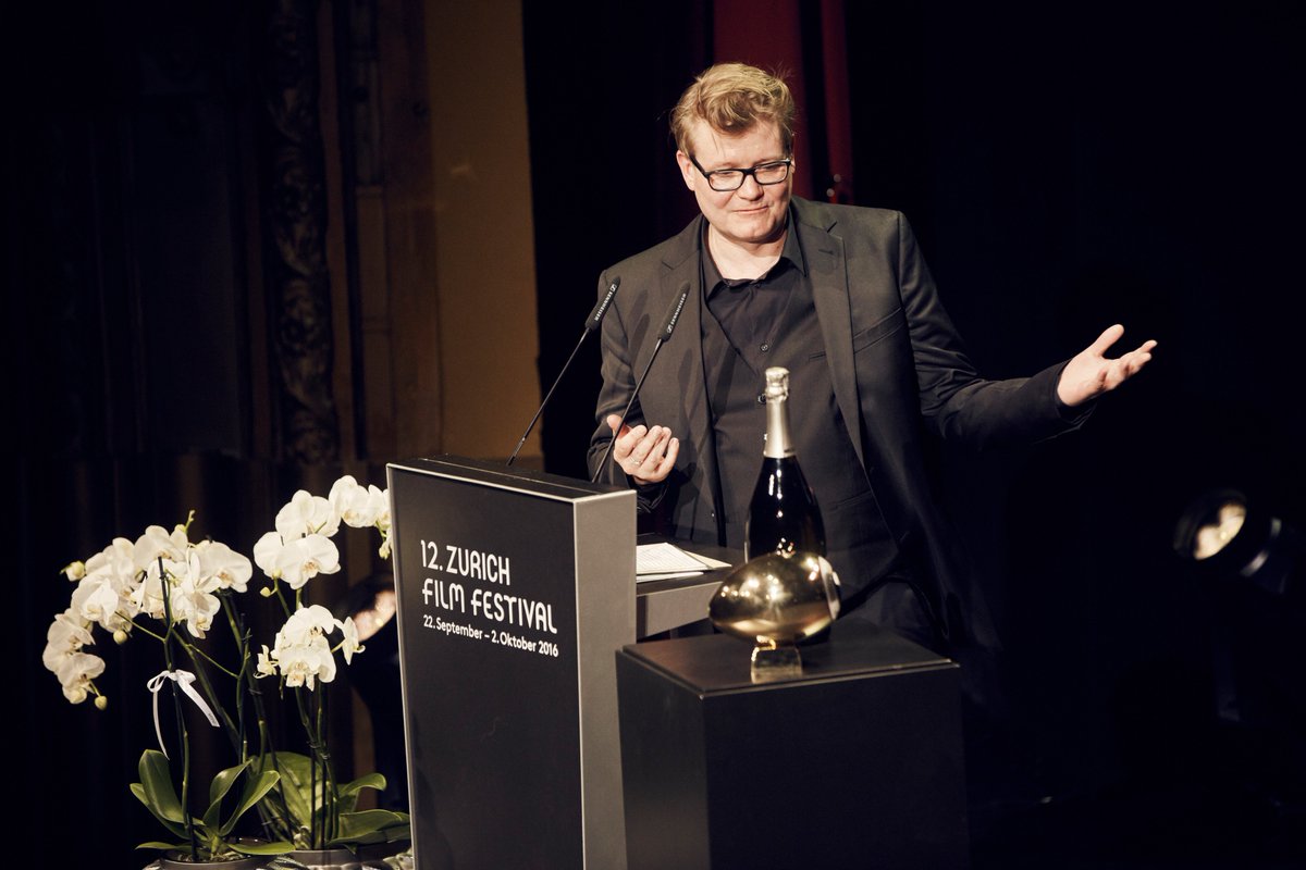 zurichfilmfest's tweet photo. Valentin Hitz just after winning the Golden Eye of the Focus Competition for STILLE RESERVEN.Congrats!#zff2016 #hiddenreserves #valentinhitz https://t.co/7lfslTCQRi