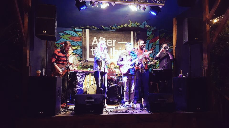AfterTheIbis's tweet photo. The awesome outdoor stage @BloodyStreamHow ❄🌌🎵 #Reggae #livemusic #outdoorsgig #dublinmusic #originalmusic #ska #busywaiting #AfterTheIbis https://t.co/WOubIcf523