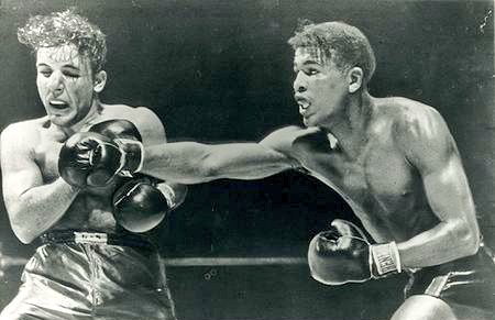 BikuzBoxing's tweet image. Jake LaMotta vs Sugar Ray Robinson

#OnThisDay in 1942 @TheGarden 

Nearly 13k attended

I fought sugar so much, I thought I had diabetes