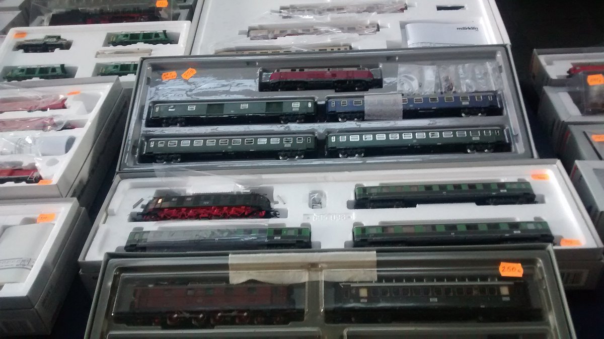 IrisLaura88's tweet photo. #FelizDomingo en #escalaHO :) en @M_Ferrocarril https://t.co/O7X3aJ8s47