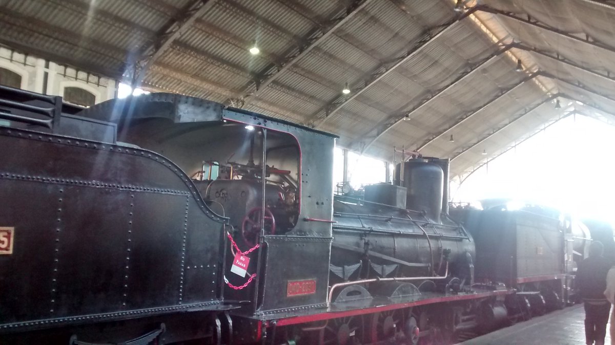 IrisLaura88's tweet photo. #FelizDomingo en #escalaHO :) en @M_Ferrocarril https://t.co/O7X3aJ8s47