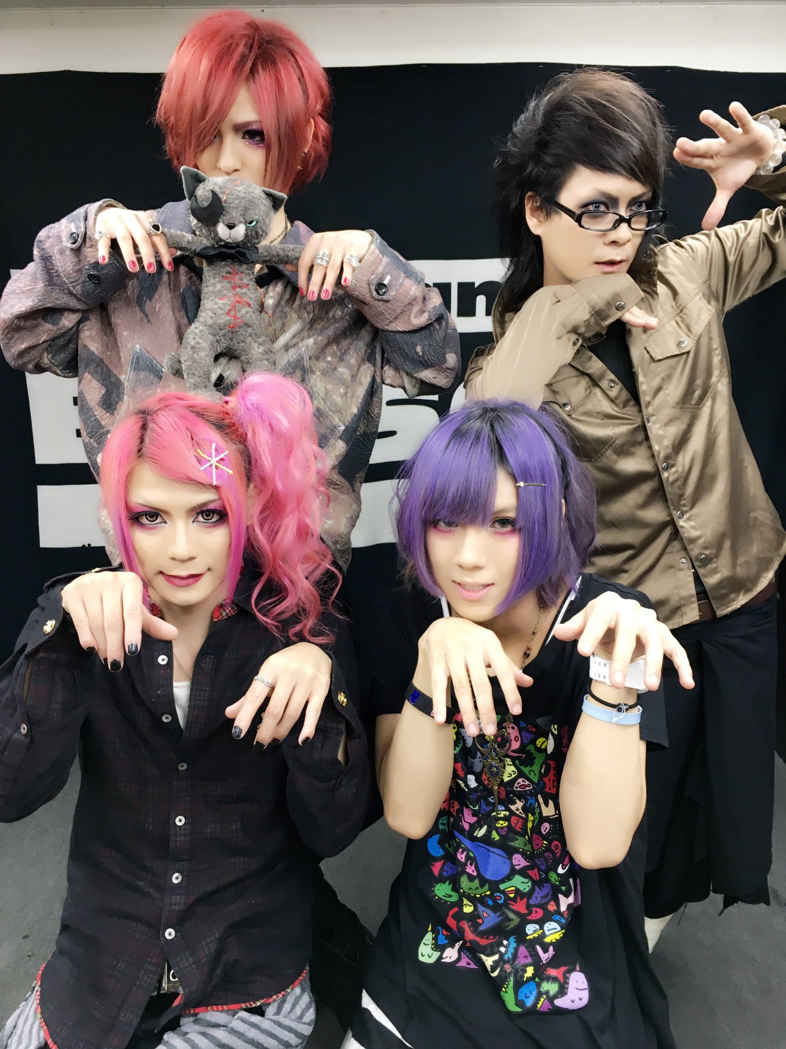 Like An Edison 東京店 本日 トキノキトのインストアイベントを開催致しました 今回は通常のトークに加えてバンド持ち込みの二大企画とプレゼント大会まで飛び出した非常にボリューミーな内容でした 11月には東名阪無料ワンマンツアーの開催が決定し