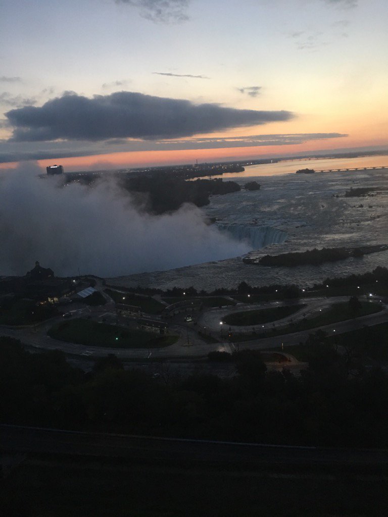 A beautiful day in #NiagaraFalls: #CBME #meded course w <a href="/boedudley/">Eric Holmboe</a> <a href="/feddescheele/">fedde scheele</a> <a href="/elainevanmelle/">Elaine Van Melle</a> <a href="/BobEnglanderMD/">Bob Englander</a>