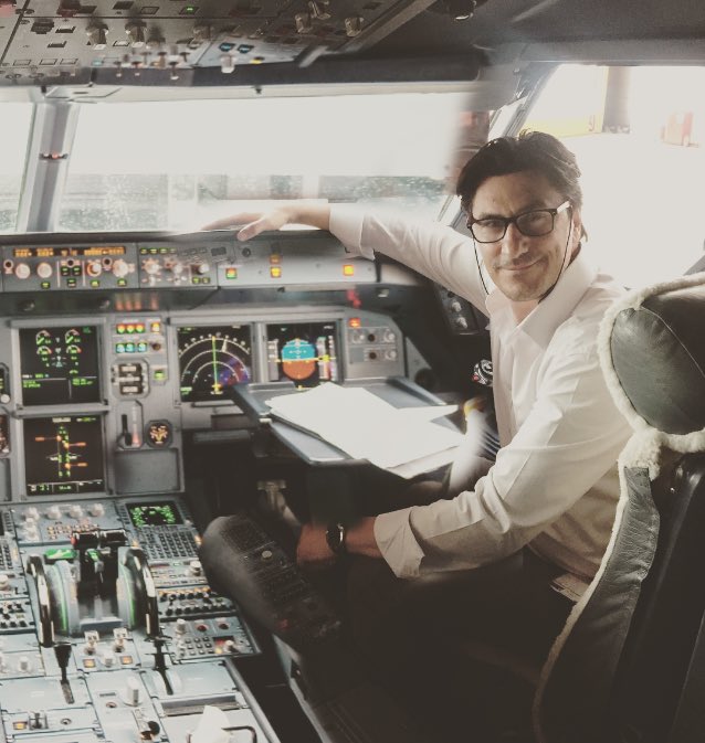 torellomute's tweet photo. Cockpit view Airbus 321 👍👍 https://t.co/TxFbXBFygt
