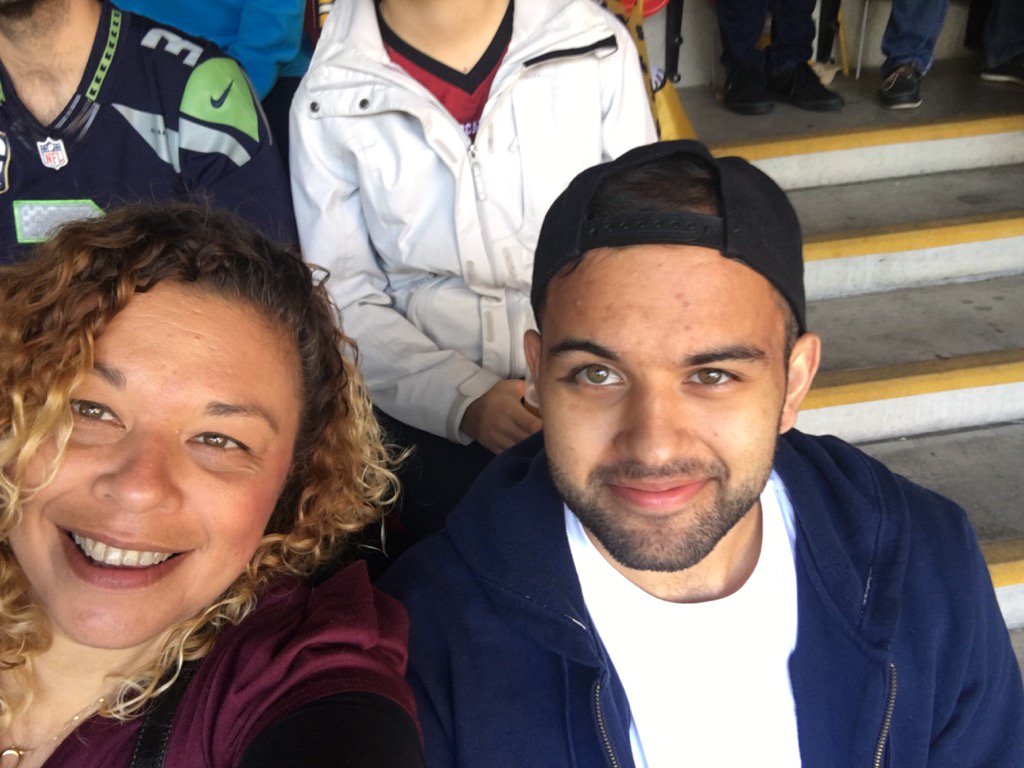 Sam_L_Carr's tweet photo. At Wembley watching Jacksonville Jaguars with my gorgeous son @NFL https://t.co/ijRXAdD4ue