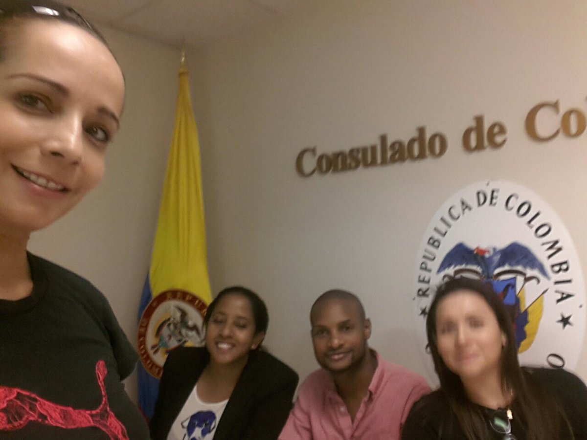 AnaJudithGomez1's tweet photo. Colombiano hoy es el dia #ColombiaDecide. Se parte de la historia https://t.co/ETusEU9Ykq