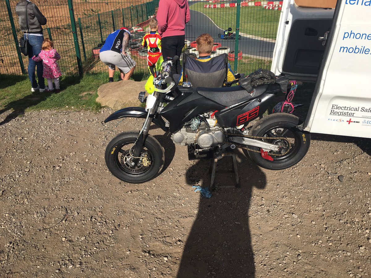 Crookes65's tweet photo. Well after the engine spat all its oil out resulting in a big crash, all sorted and suns come out #supermoto #farcats #rst #tkrc https://t.co/HPtYhbRtX0
