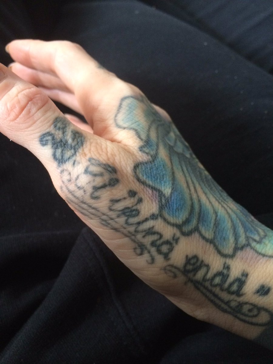 Lucky Hell The Very Edge Can Need Touch Ups And Hand Tattoos Generally Need More Than One Session To Touch Up Faded Parts That S Nornal T Co Zgjqnaqh7e