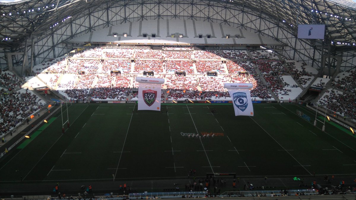 RCTofficiel's tweet photo. 5 min avant le coup d'envoi de votre choc #RCTMHR dans un @orangevelodrome  tout feu tout flamme ! https://t.co/UHc29YTWWj