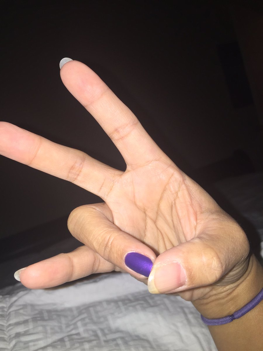 gingersays8's tweet photo. #dva2016 @safehorizon @davenavarro #putthenailinit show your support by painting your left ring fingernail purple💜https://t.co/jQoS2t8t35 https://t.co/BHXrfbGofp