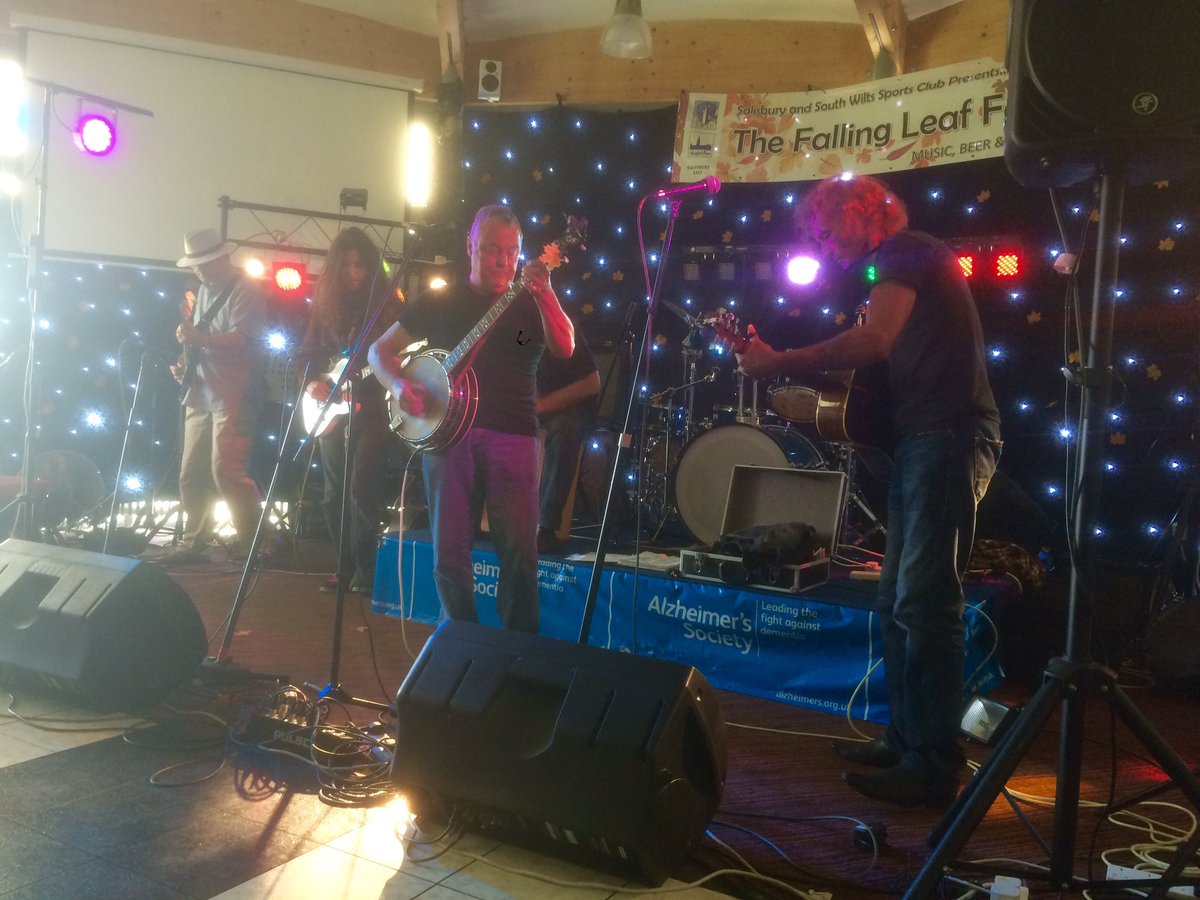 fallingleaffest's tweet photo. Tim Madden &amp; the Struggle on stage and finish the first ever #fallingleaffest @WhatsOnSarum @SpireFM @journalupdate @AlzSocSWEngland https://t.co/HoBanu3ZU7