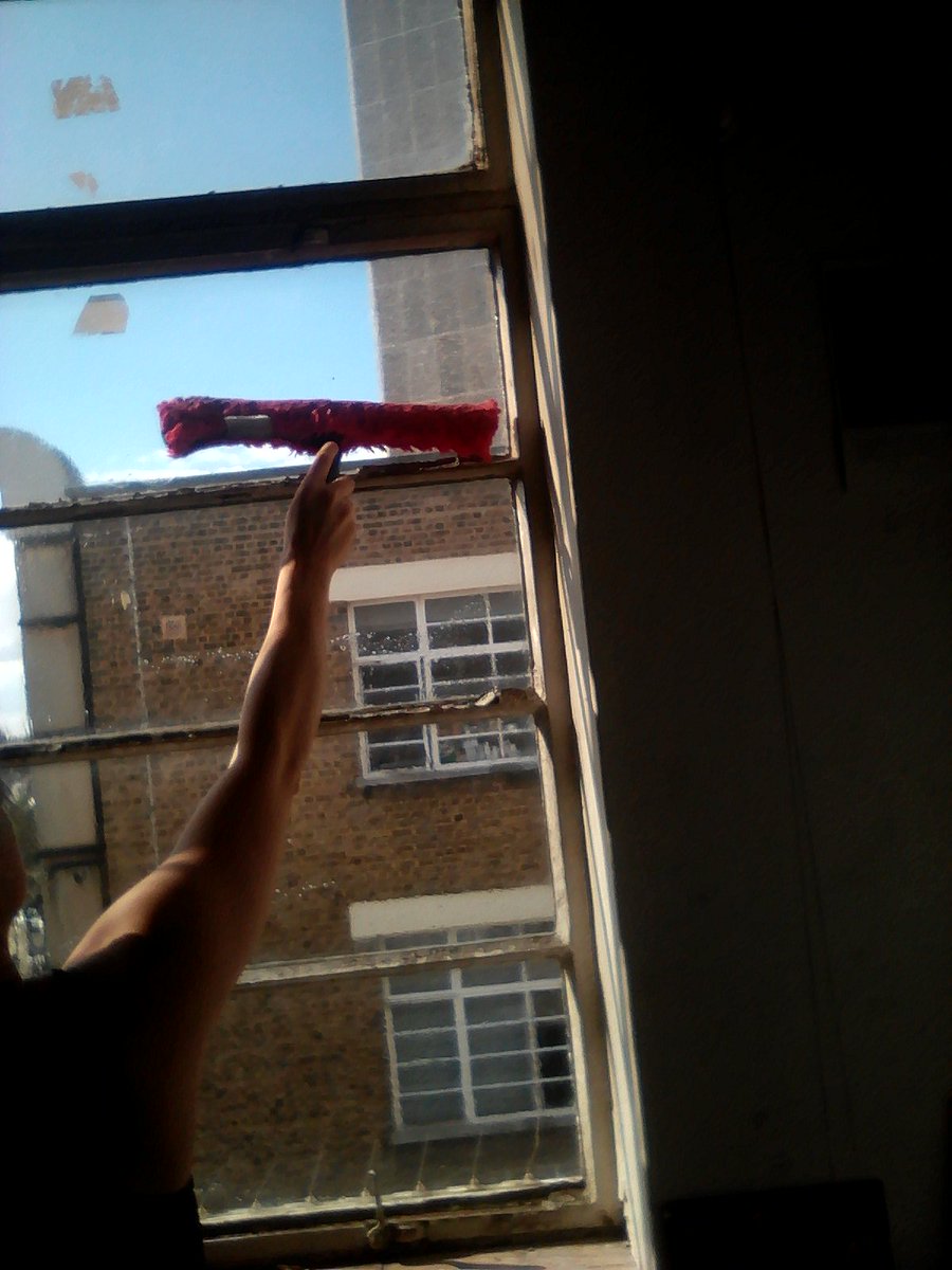 FloraBradwell's tweet photo. Just now at @ascstudios - @CRRawson #everydaychoreography #performanceart @artlicks #alw2016 #studio #art #performance #windows https://t.co/2sXZR68RNb