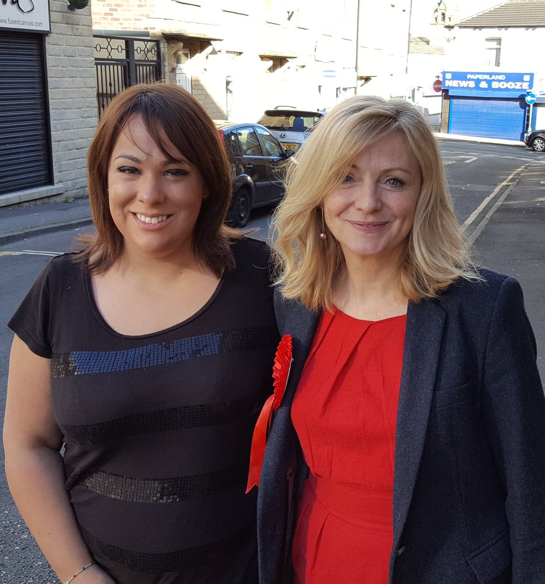 TracyBrabin's tweet photo. I'm extremely grateful to have the support of Dewsbury's fabulous MP @paulasherriff - we'll work together to fight for local health services https://t.co/UqB8dTbTN1
