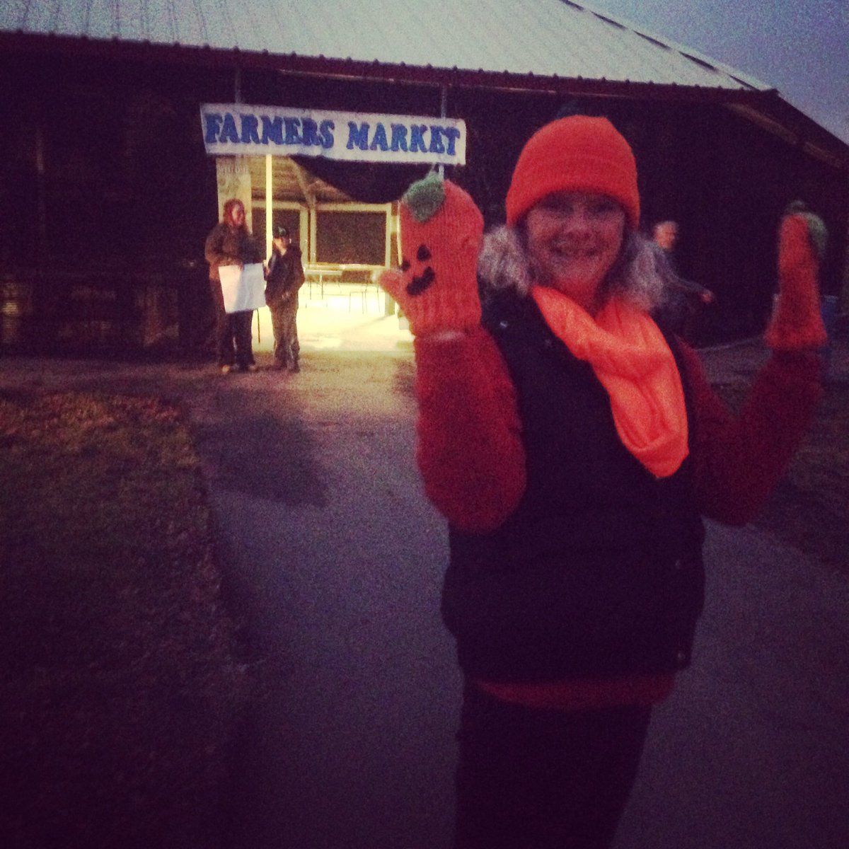 souptimeca's tweet photo. Market manager Pat getting everyone organized for #pumpkinfair16 #smokylake @SLpumpkinfair https://t.co/fXeqMxGn9l