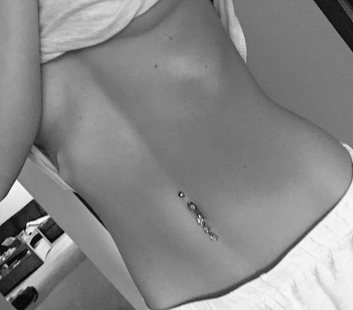 thighgapwantedd's tweet photo. Sunday morning body check 111.5 https://t.co/5hwu4ujAeD