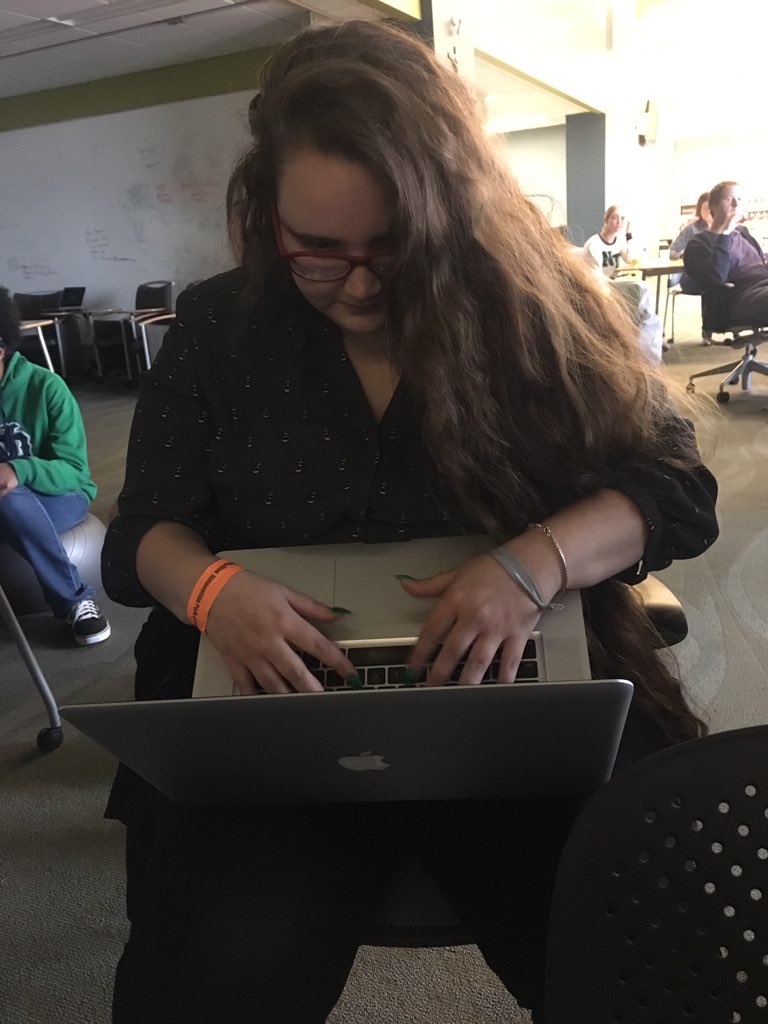 controllerdotM's tweet photo. self.prepareForPresentation(identifier:"ATTHack")
if prizeAvailable == true { Twitter.insertSwiftJoke() } #atthack https://t.co/laL3P2fBSl