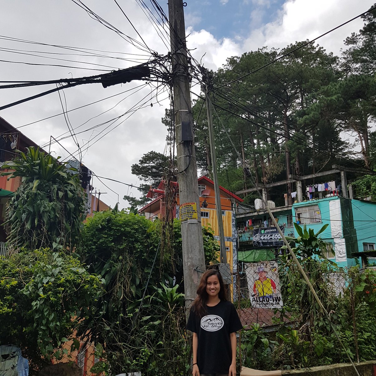 karacltn's tweet image. yung required kayong magpa picture sa poste ng kuryente. 😂 hahaha

#buildingutilities