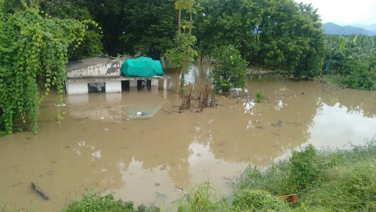 CarlosOrtizR_'s tweet photo. Así despertaron los municipios de #Aracataca y #Guamal luego del paso de la #TormentaTropicalMatthew por el territorio https://t.co/iBr5R8Hqmh