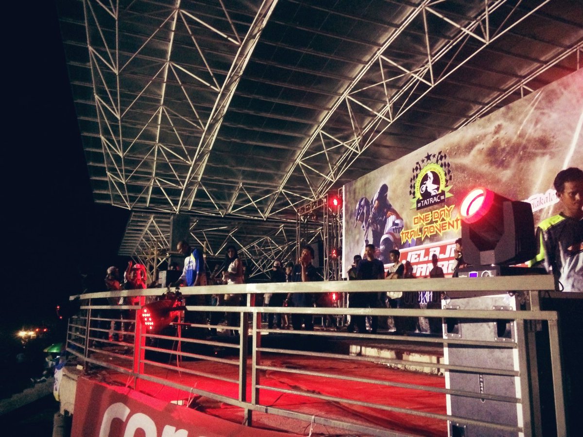 ahdillahhh's tweet photo. Event "Takalar Trail Adventure 2016". Sabtu, 01 Oktober 2016 !!
#streetentertainment #streetevent #streetproduction https://t.co/5G6vcEi1ZU