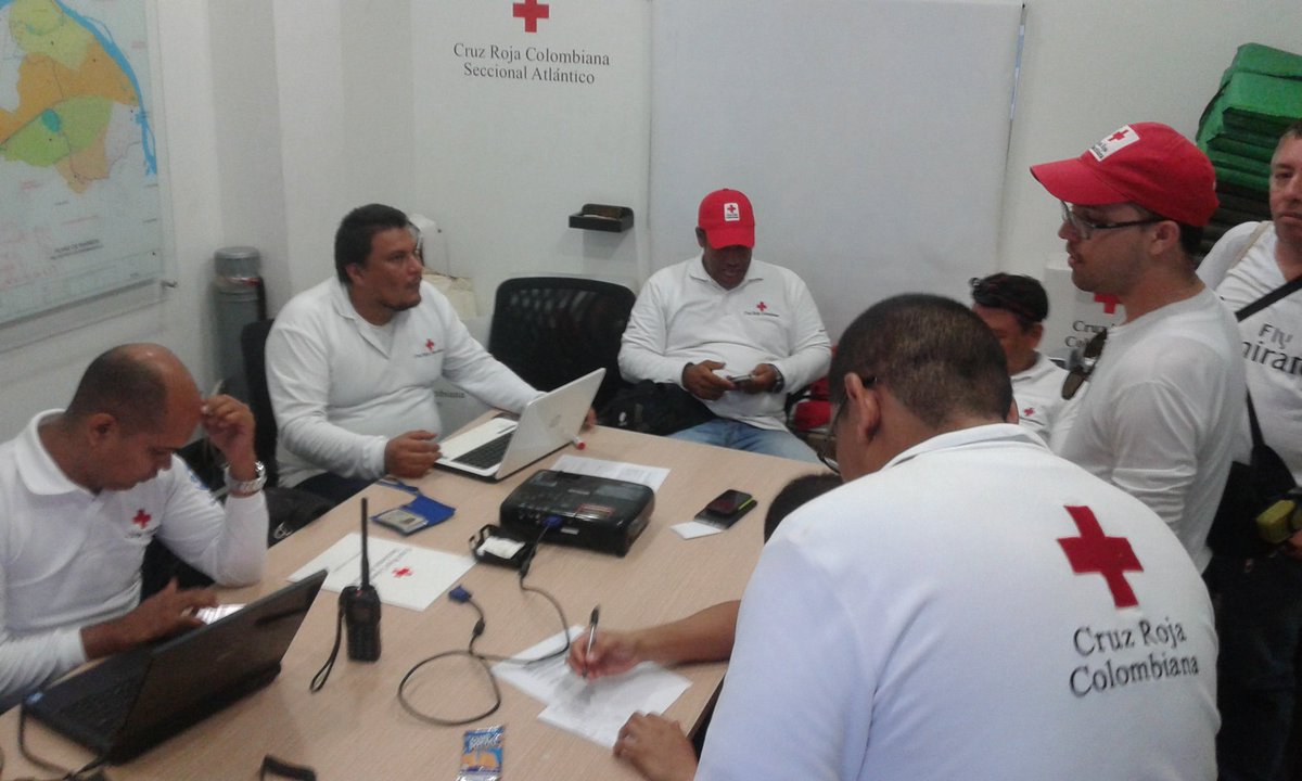 TICAtlantico's tweet photo. En #Barraquilla continúa la Sala de Crisis @CRUZROJA_BQ haciendo seguimiento a las eventualidades @cruzrojacol https://t.co/z8PoPml3g6
