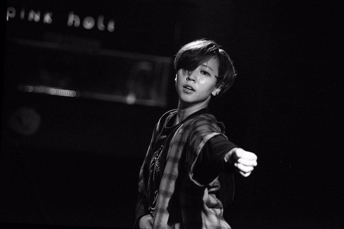 coke_cloud's tweet photo. 이날 ㅈㅇ 무척 귀엽고 예뻤는데 뭔가 사진은 한장만 남았고... 슬프다 https://t.co/M38kEwqTEs