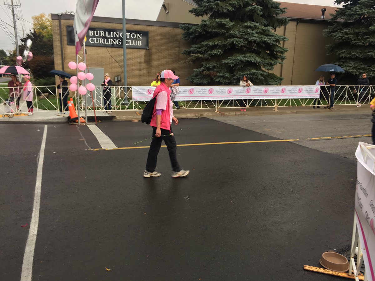 CBCF_BHO's tweet photo. First survivor over the line. 🌹 #CIBCRunfortheCure https://t.co/kFiW60bRnn