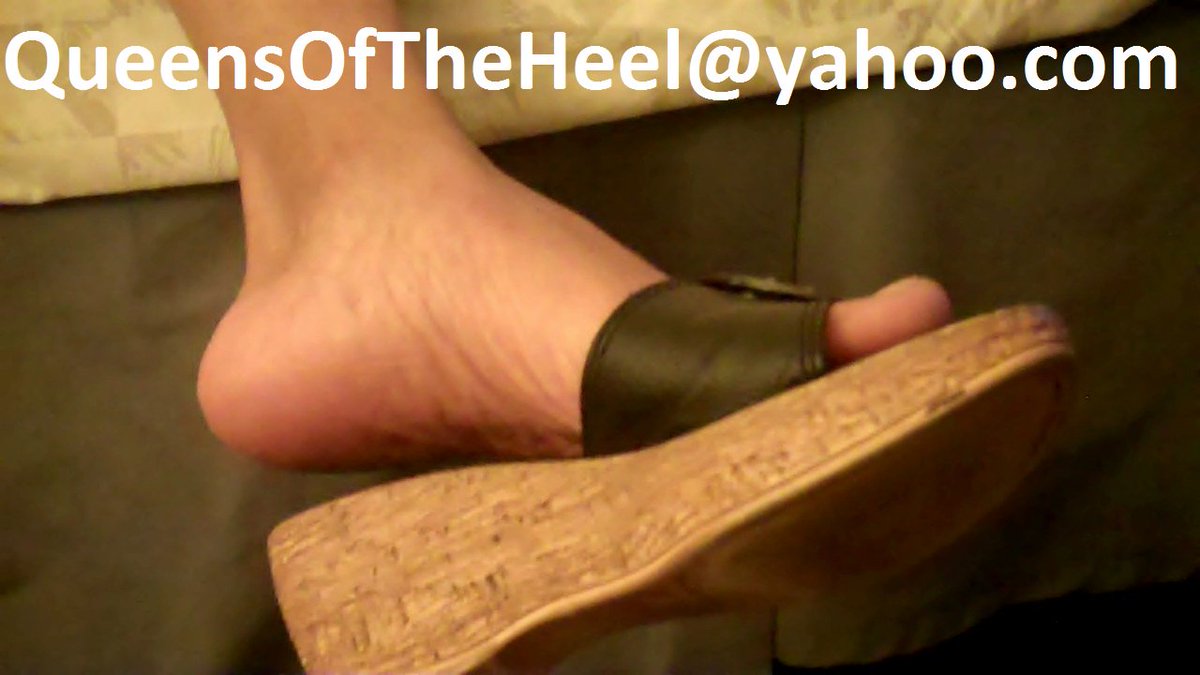 QueensOfTheHeel's tweet photo. Look at Celeste dangling her shoes at https://t.co/sjnZwZPQid #FootFetish #EbonySoles #Dangling #EbonyFootFetish #TeamPrettyFeet https://t.co/7gPrxSQE7W