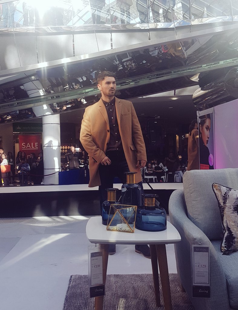 1stoptionmodels's tweet photo. Lovely overcoats selection for the  style weekend @blanchcentre styled by the one and only  @Julesmodelagent #BlanchStyle #1stOptionModels https://t.co/2ECcwpKJyt