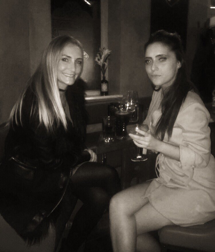 AmyDocker1's tweet photo. Last night with my beautiful auntie-in law and bestie 💖 xxx https://t.co/Bwd1IvP8hs