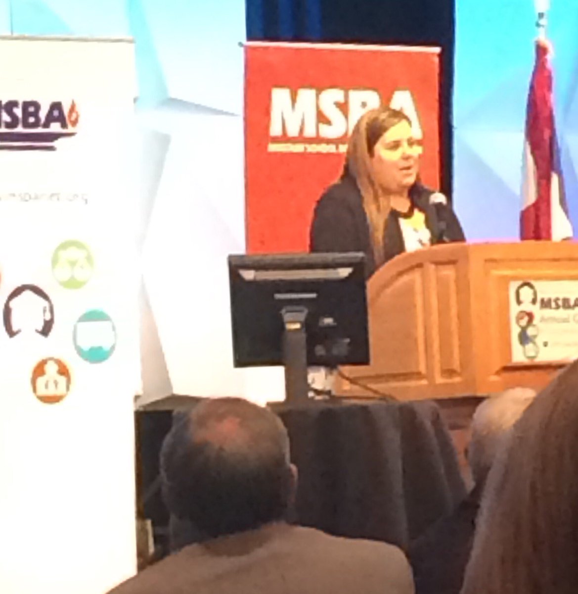 KellyDFrancis's tweet photo. Amazing closing session at the #2016msba annual conference with Darbie Valenti from Savannah R-III. #teacheroftheyear https://t.co/myO3xmrHhu