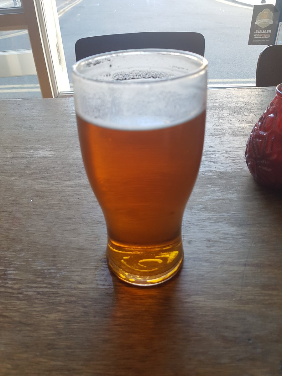 Jewelldm's tweet photo. beer 1 for #Hoptober is #hackneyhopster @LdnFldsBrewery. Gone cask which is rarer these days, not getting massive hops. Mellow start 3* https://t.co/EoR1bbIlUY