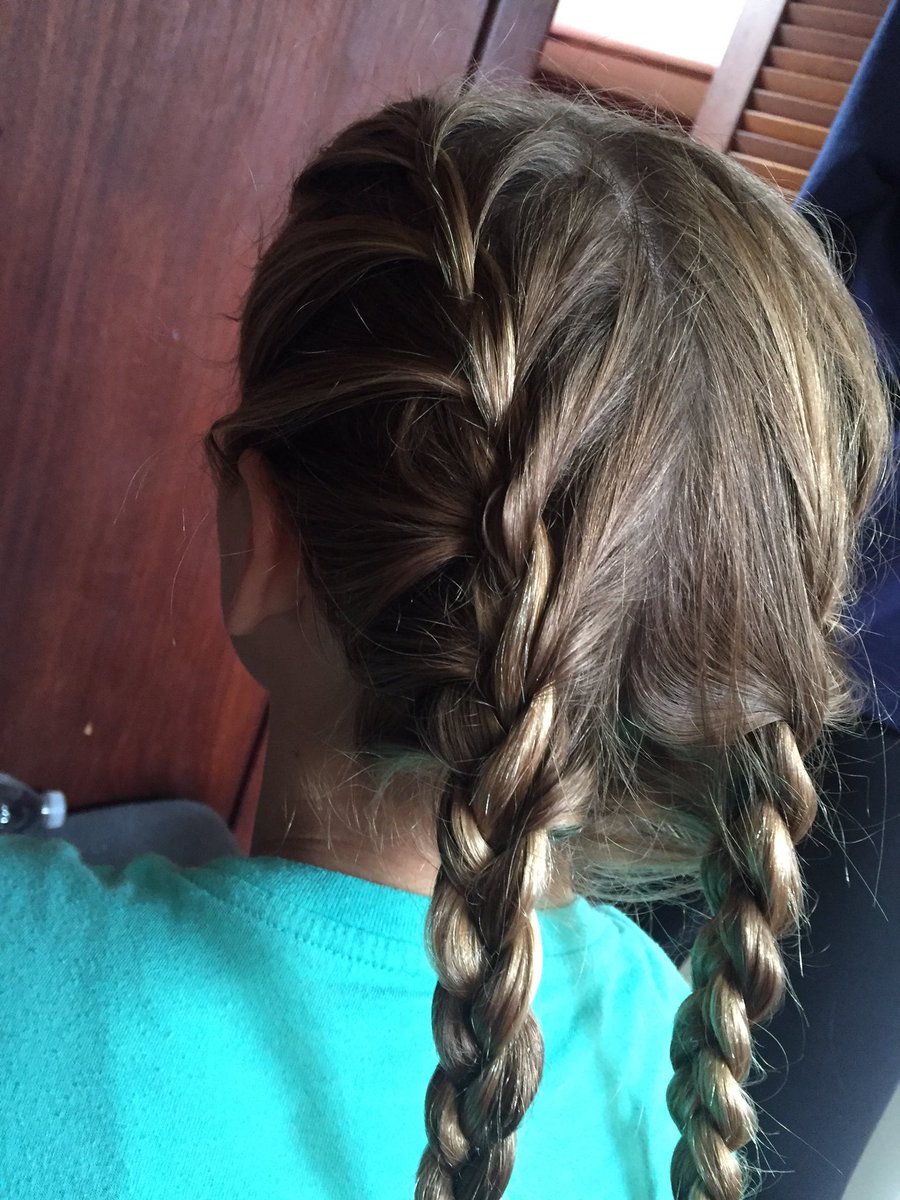 taylor_13_may's tweet photo. I LEARNED HOW TO FRENCH BRAID https://t.co/BLyakiwdSA