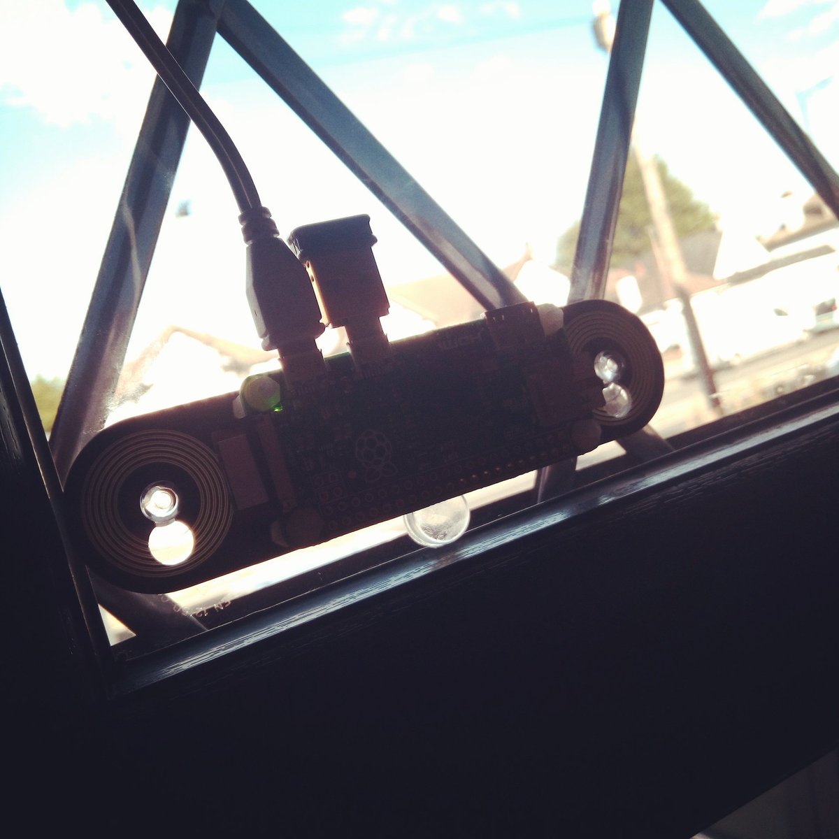 Average_Maker's tweet image. When you go to your dad&apos;s house and he&apos;s using your product :D #Famalam #RaspberryPi #ZeroView