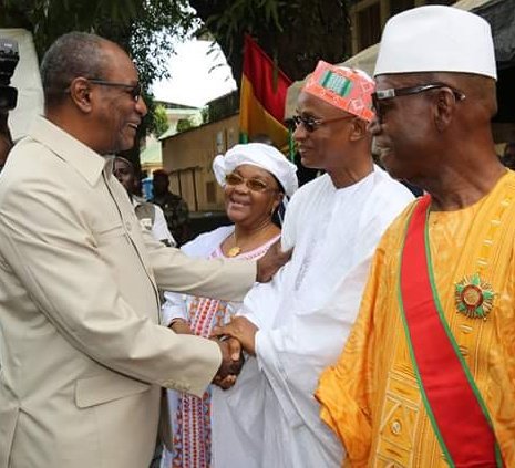 #02Octobre #2016 #Guinée #IndependanceDay:Coup de mains chaleureux entr CELLOU Dalein é Pr Alpha Condé #Cprn #Kibaro