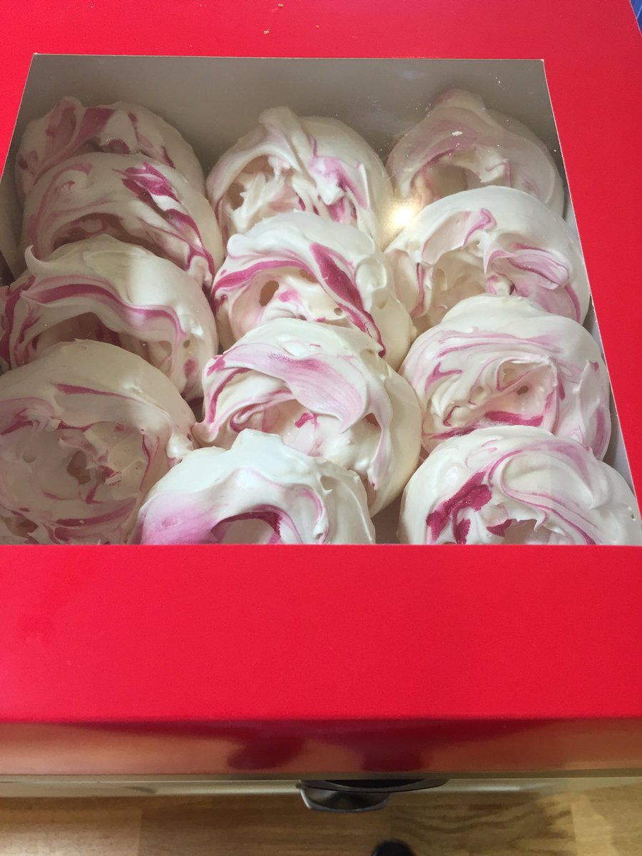 PavlovaPrincess's tweet photo. Busy weekend with Pavlova orders! Turkish delight pav &amp; tasty Big Bites ready to go! #anotherhappycustomer #sugarrush #pavlovas https://t.co/Q4r1zgT2R9
