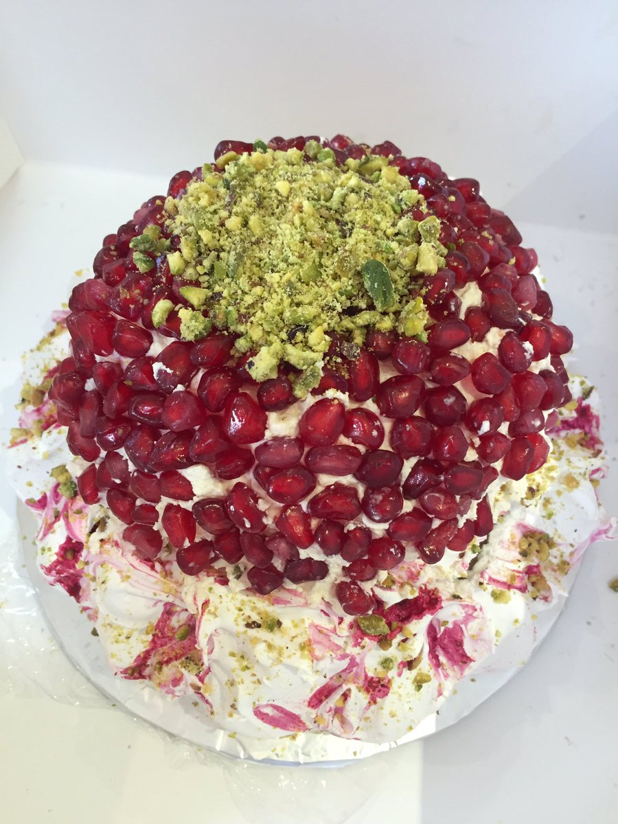 PavlovaPrincess's tweet photo. Busy weekend with Pavlova orders! Turkish delight pav &amp; tasty Big Bites ready to go! #anotherhappycustomer #sugarrush #pavlovas https://t.co/Q4r1zgT2R9