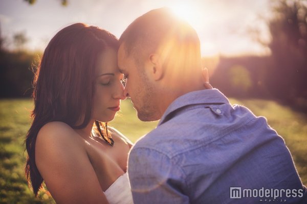 本能から彼を揺さぶれ！男性が黙っていられない“ちょいエロ仕草”4つ （モデルプレス） mdpr.jp/column/detail/…