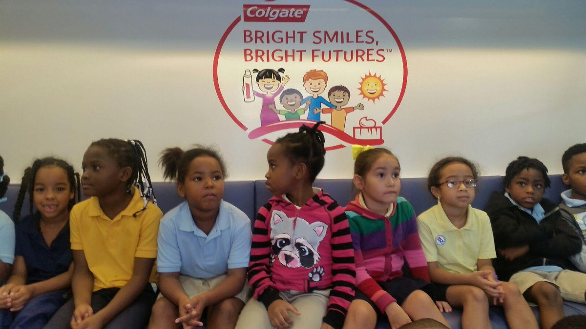 Lakeview_Elem's tweet photo. Lakeview Elementary is keeping smiles bright and bright futures. https://t.co/4rswovH19a