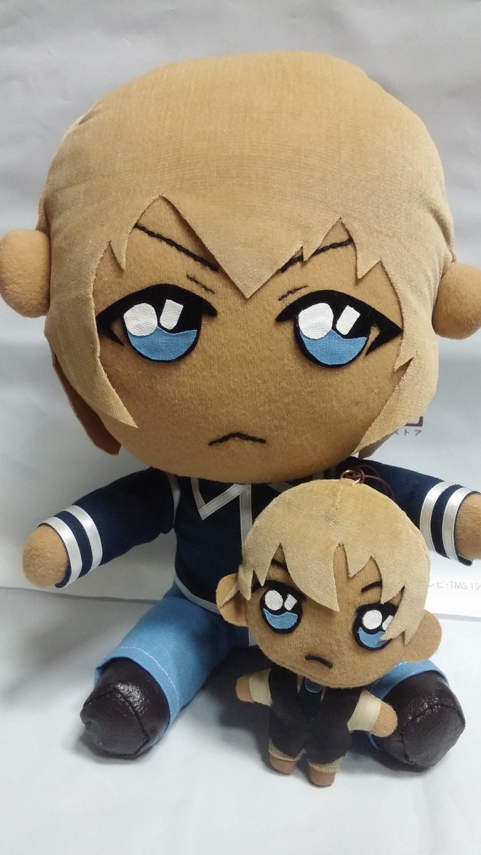 tudumi_m's tweet photo. リメイクバッグとか、ぬいぐるみ自体とか、ドールの衣装とか作れるけど、ぬいの服を作るのはとても苦手…小さ過ぎる… https://t.co/EQuWIY47Fz