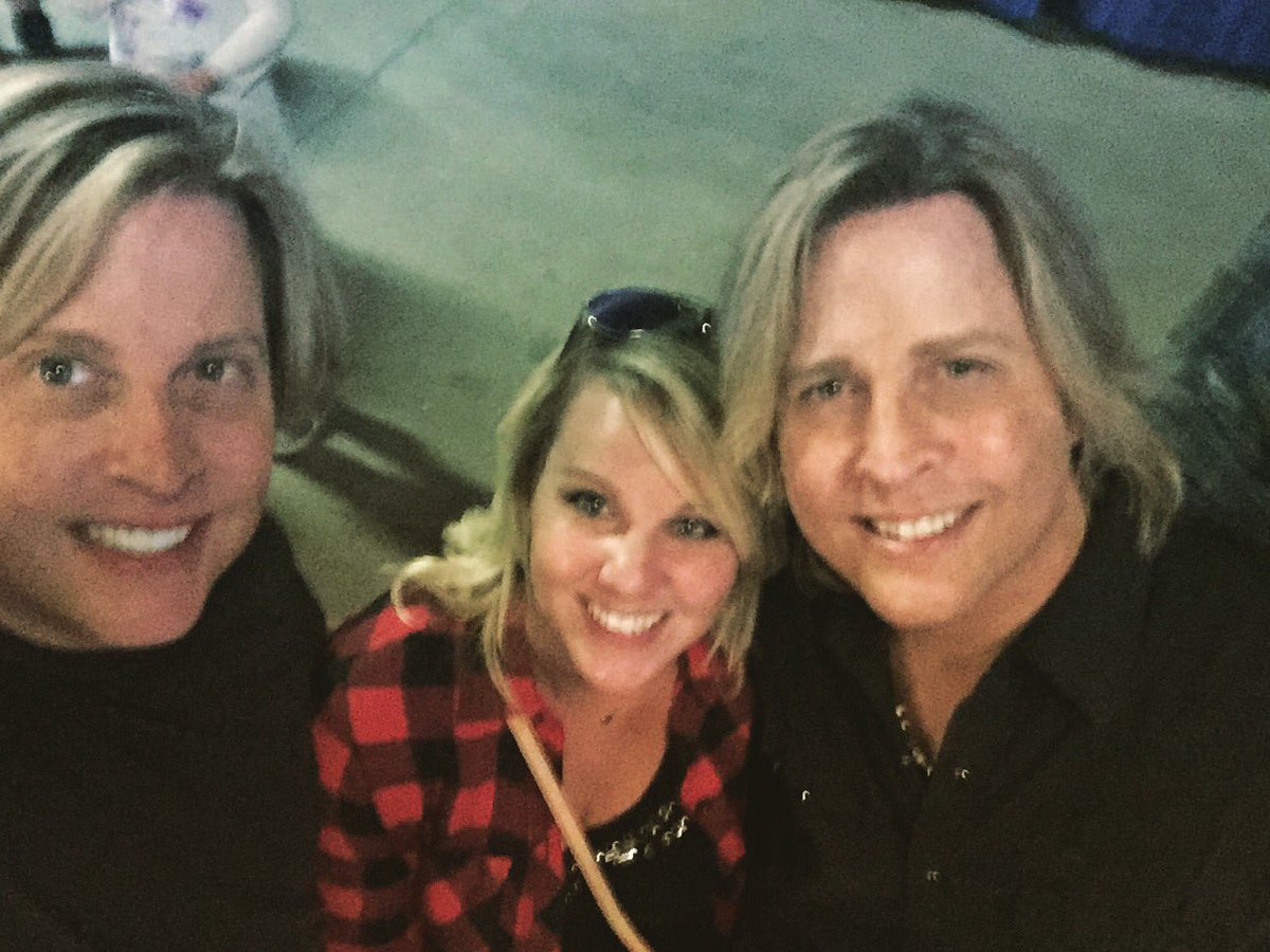 mandi_fuchs00's tweet photo. My 13 year old self would have died! Got to see @MatthewandGun yesterday #Nelson https://t.co/utZHdIBhw7