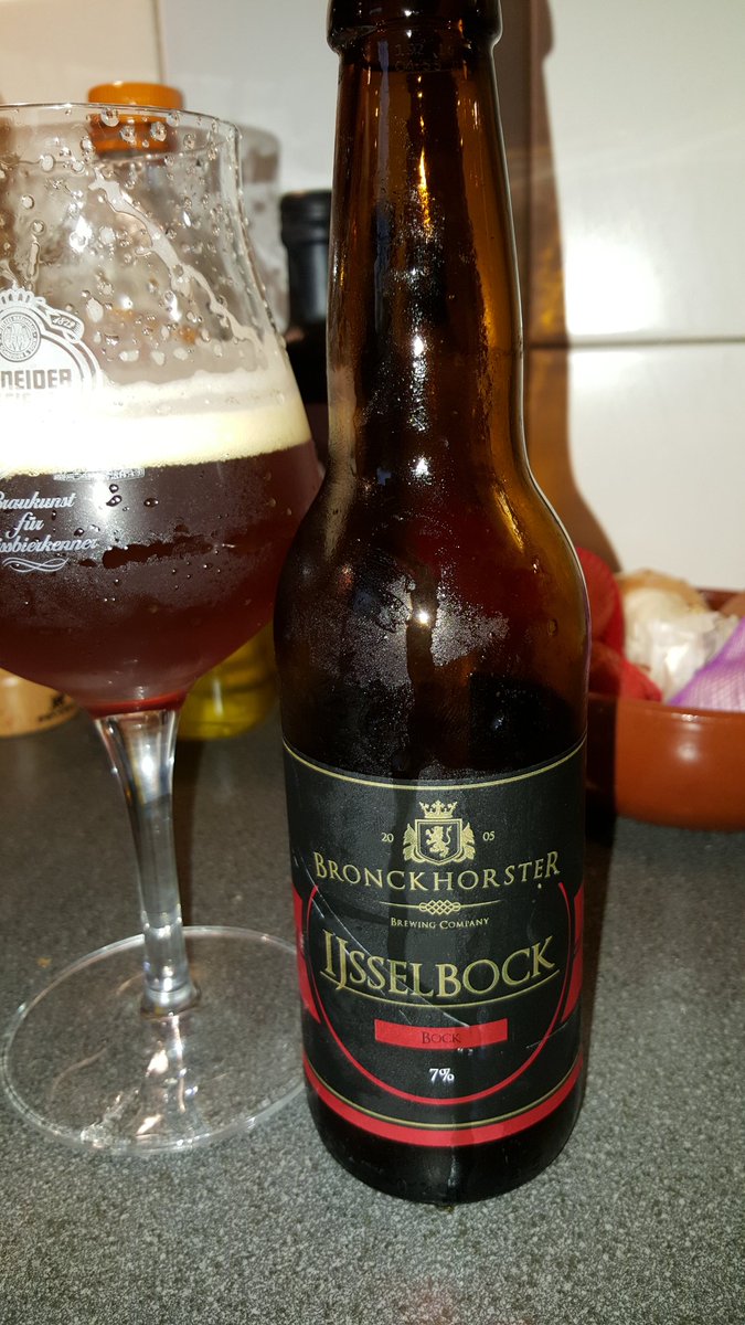VanErpDranken's tweet photo. Heerlijk z'n zondagmiddag. Begin van de herfst. #Debockislos #Inhetbierschap #Inhetglas https://t.co/tkuHF0qbW4