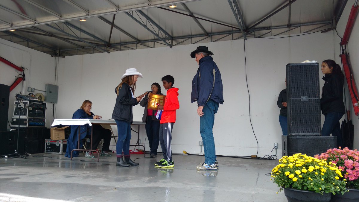 Boagee's tweet photo. @markhamfair jr.ambassador awards the winner of this year's spelling bee!!!! https://t.co/E8QaF8pORb