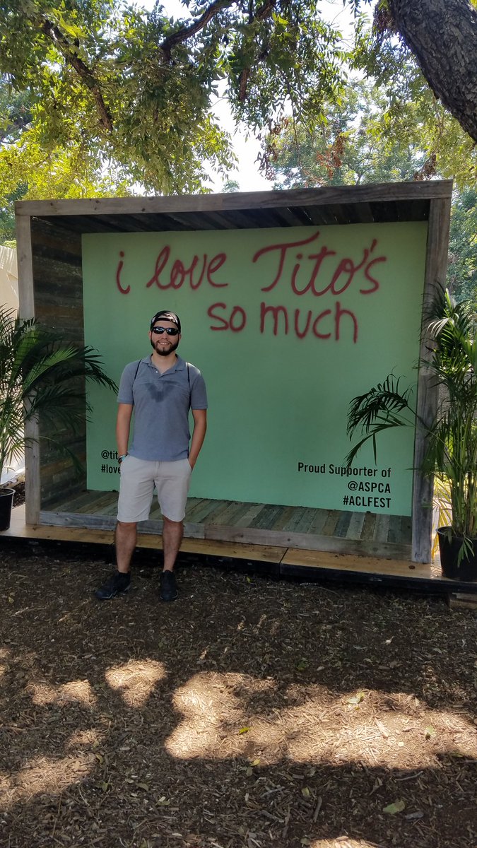 B_utifull's tweet photo. @iamjuststeve #lovestitos and the #austin #SPCA 😊 #ACLFest #AustinCityLimits #hashtag https://t.co/u8IY5gWUQD