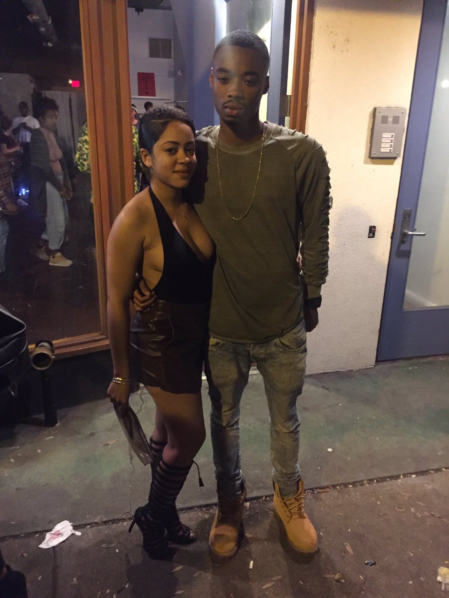 BigalHarrison's tweet photo. Popped out at the Souleil art event last night. Good vibes π #YOUNGLEGEND2 #RVA https://t.co/y2mKJk0Yb1
