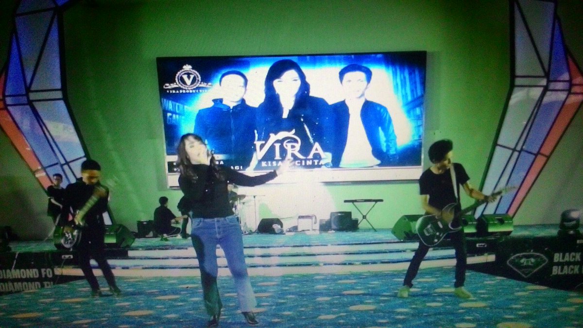 ViraBand's tweet photo. live perform at Black Diamond TV https://t.co/d6sa8tIvR8