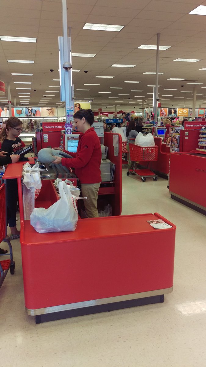 aubreyspaul's tweet photo. A creature in her natural habitat. #Athena #redcardmachine #7inoneday @apolice https://t.co/JPefoLYnJr